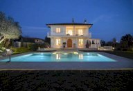 vendita villa Pietrasanta
