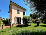 vendita villa Lucca