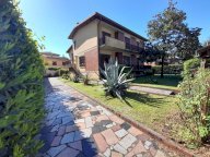 vendita villa Carrara