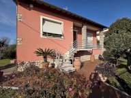 vendita villa Capannori