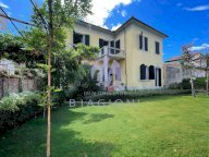 vendita villa Camaiore