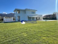 vendita villa Pietrasanta