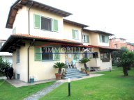 vendita villa Seravezza