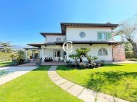 vendita villa Forte dei Marmi