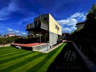vendita villa Camaiore