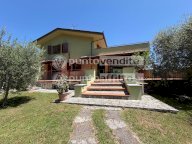 vendita villa Lucca
