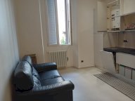 3 locali ristrutturato e arredato Milano Via A. Mambretti