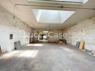 affitto magazzino Lucca