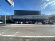 affitto locale commerciale Cascina