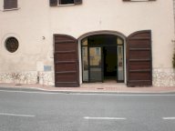 Locale Commerciale in locazione a Borgo Cerreto