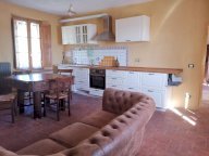 affitto rustico/corte Buti