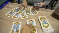 CARTOMANZIA CLARA : CONSULTO  CON I TAROCCHI DI MARSIGLIA.