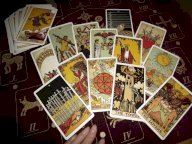 CARTOMANZIA CLARA : CONSULTO  CON I TAROCCHI DI MARSIGLIA.