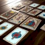 CARTOMANTE CLARA: CONSULTO DETTAGLIATO E PROFESSIONALE.